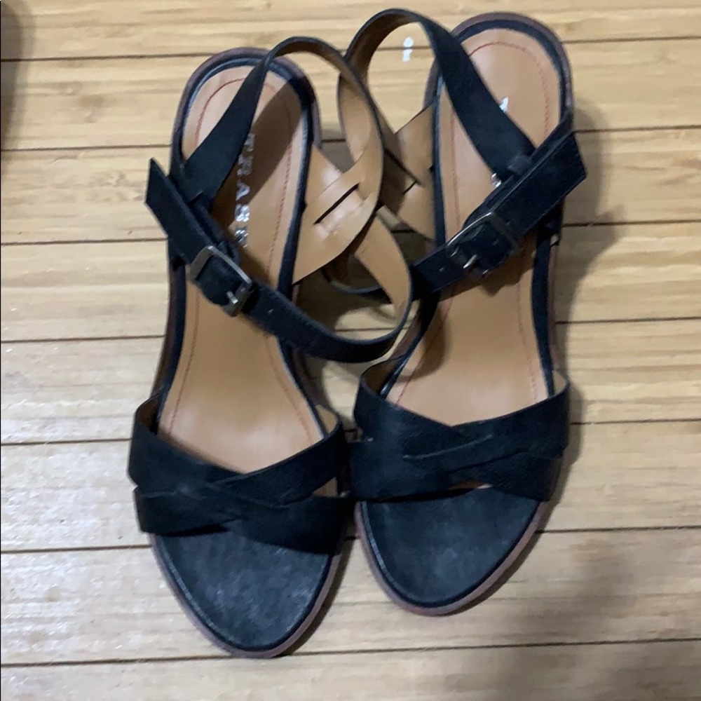 Trask city sandal